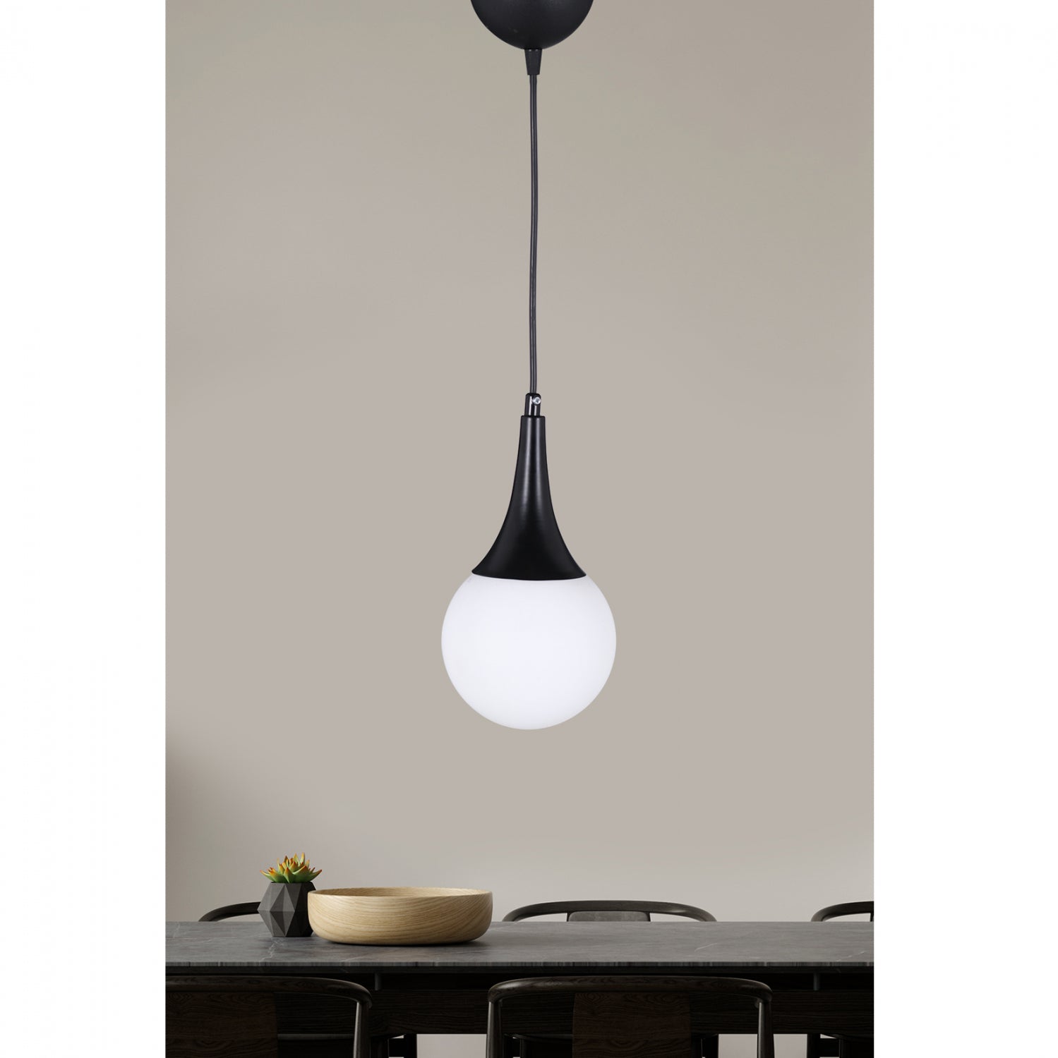 Таванна лампа 7517 черен-бял цвят 12x91 см.