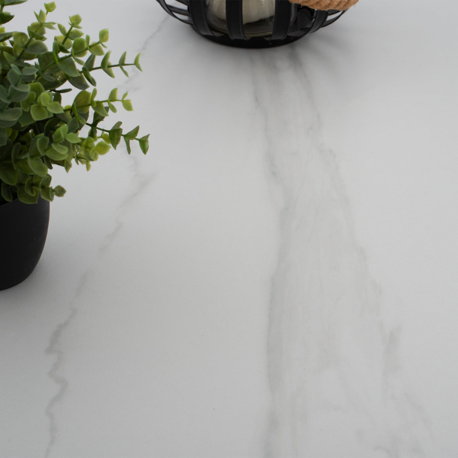 КРЪГЛА ТРАПЕЗНА МАСА SYNTEC СИНТРОВАН КАМЪК БЕЛИ МЕТАЛНИ КРАКА Φ115x75Y см.