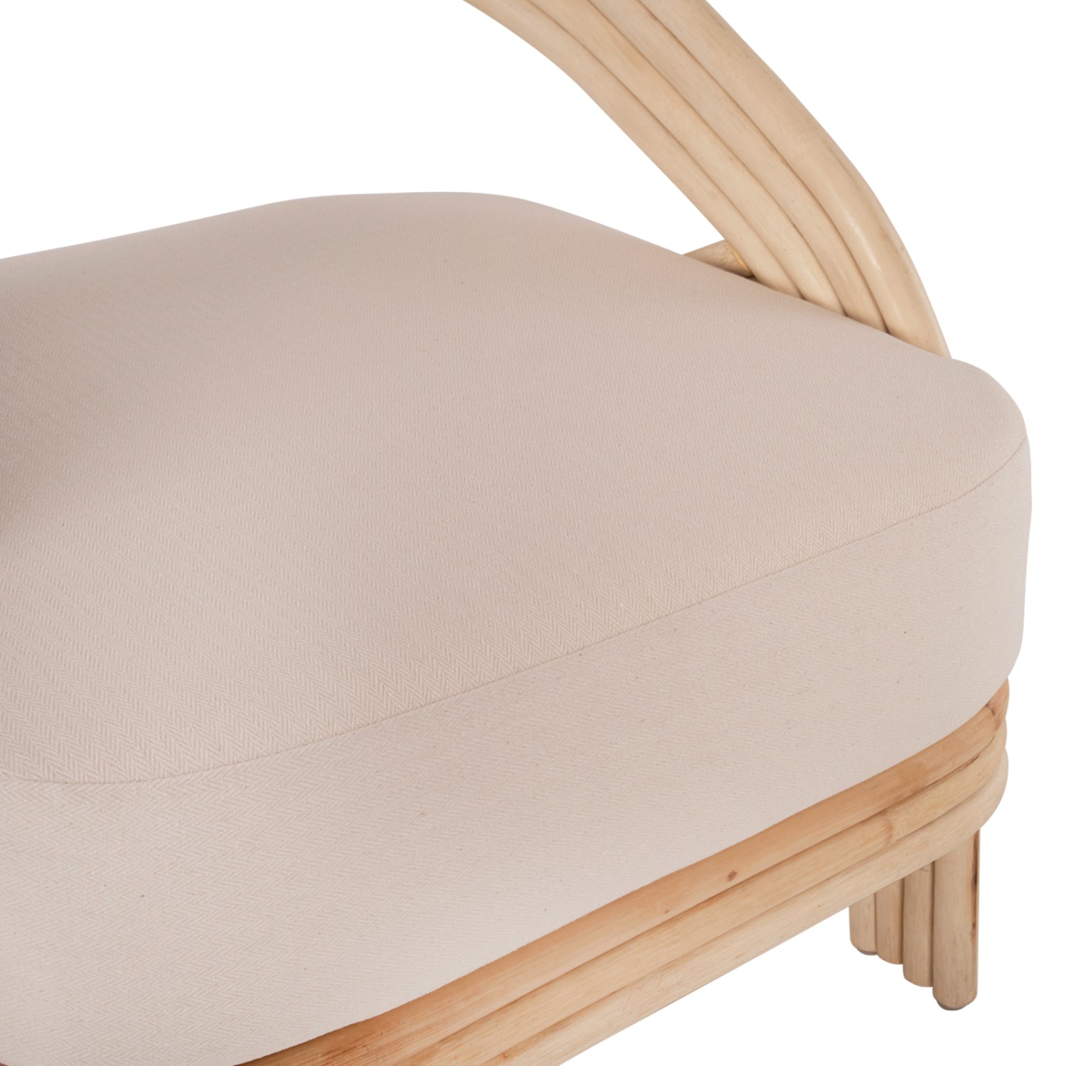 Фотьойл Donita от естествен ратан с бяла възглавница 67x74x78см