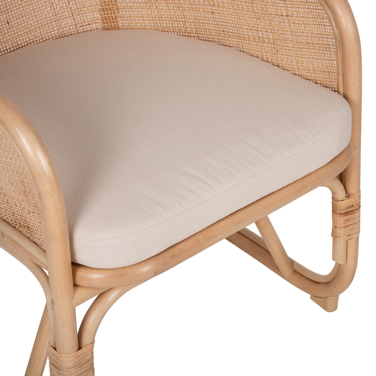 Фотьойл Kiko от ратан в естествен цвят - бяла възглавница 61x71x76см