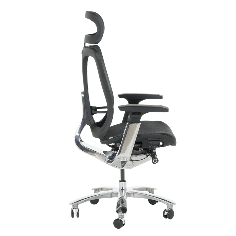 Ергономичен стол TRAIL - черен