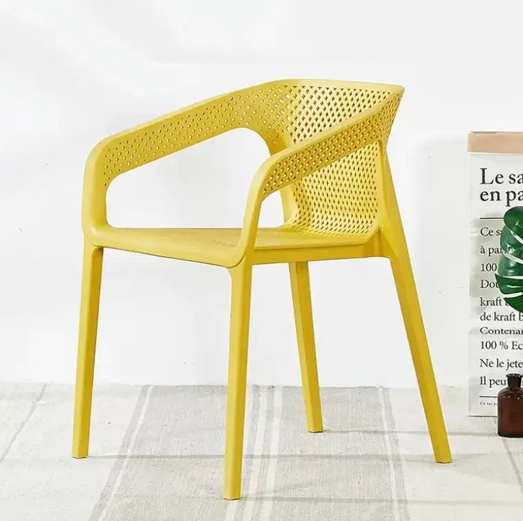 Стол полипропилен Деа жълт цвят