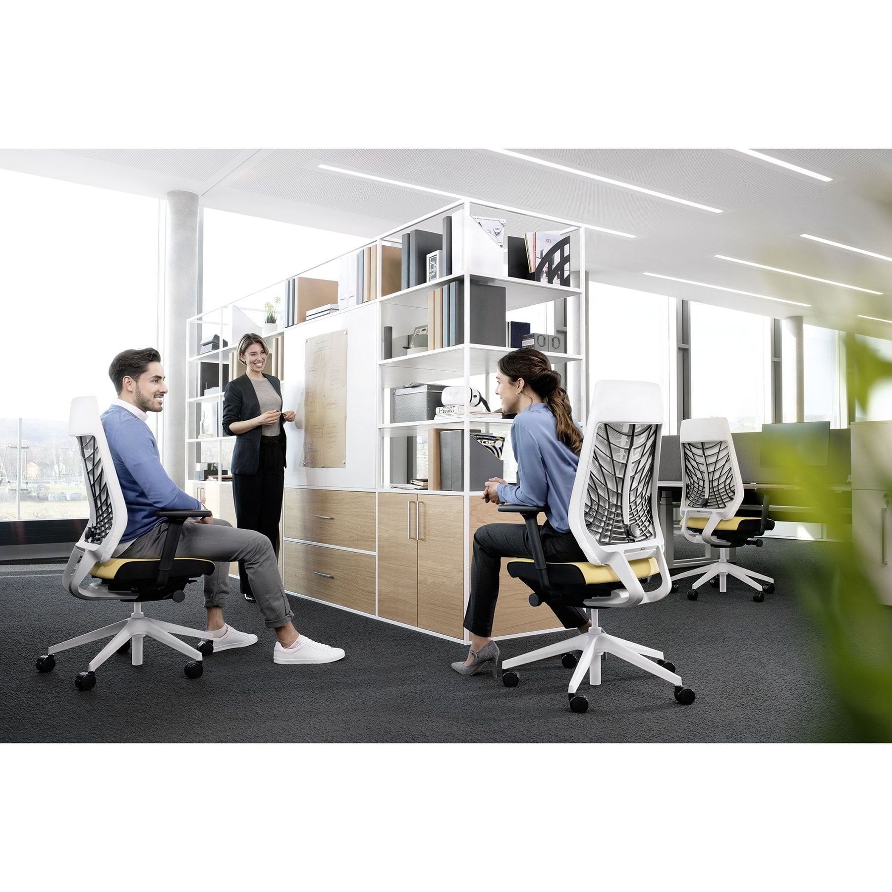 Eргономичен стол Interstuhl Joyce JC267, дамаска и меш, Synchronous механизъм, до 120 kg, светлосив/зелен
