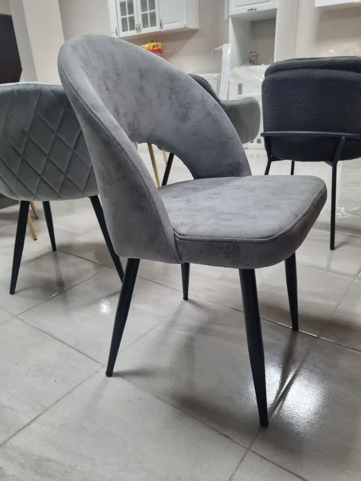 Трапезен стол Корфу -еко кожа крем