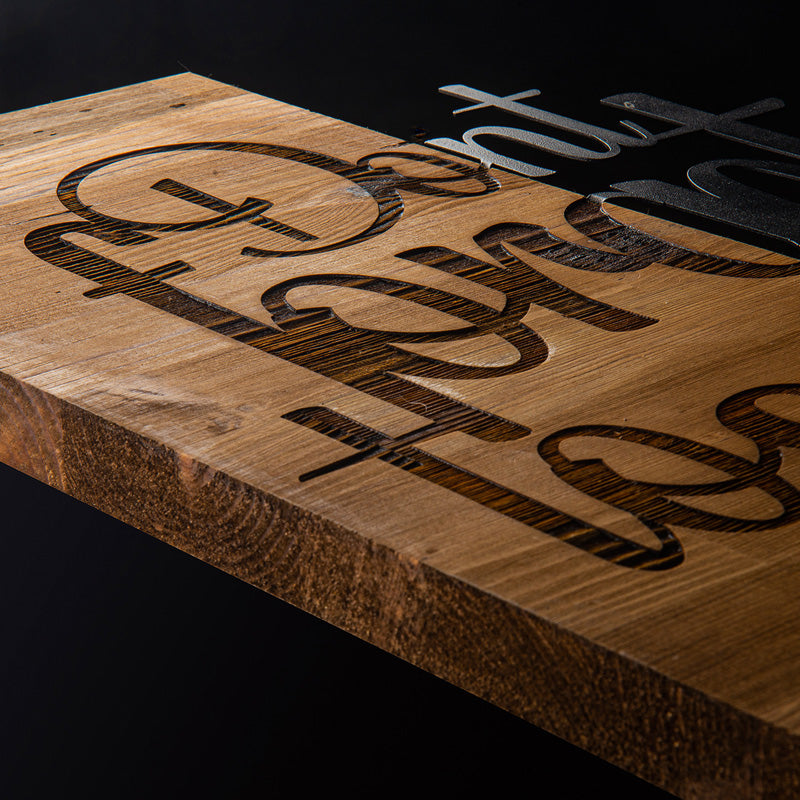 Декор за стена Smiley борово дърво в естествен цвят и черен метал 47x3x58см