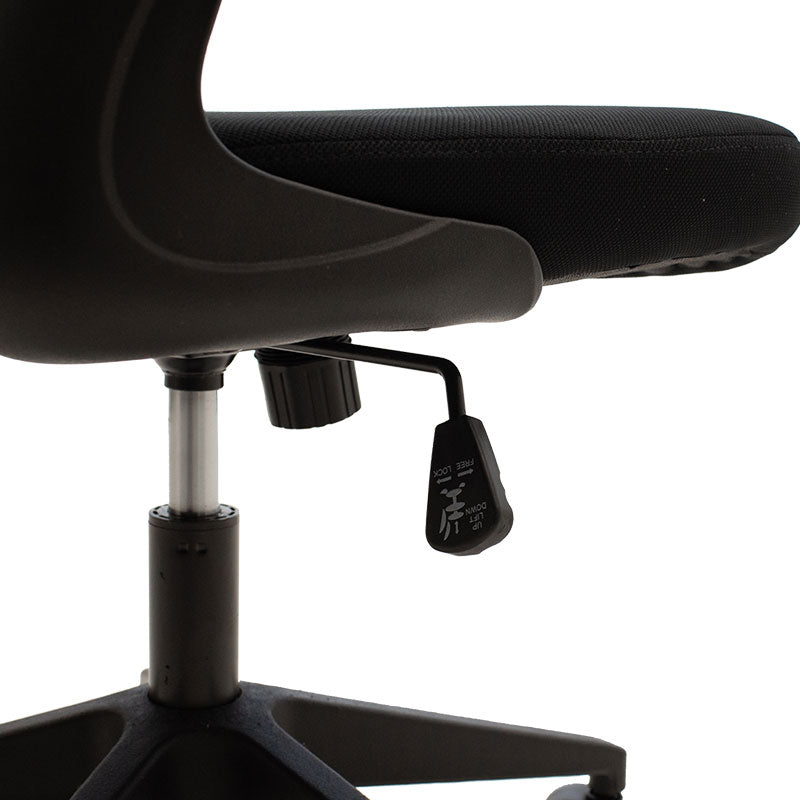 Мениджърски офис стол Ergoline с дамаска мрежа в черен цвят