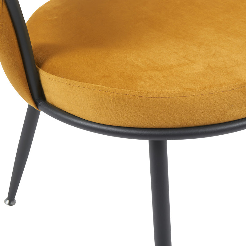 Стол Аlkia в жълто кадифе с черен метален крак 60x57x68см