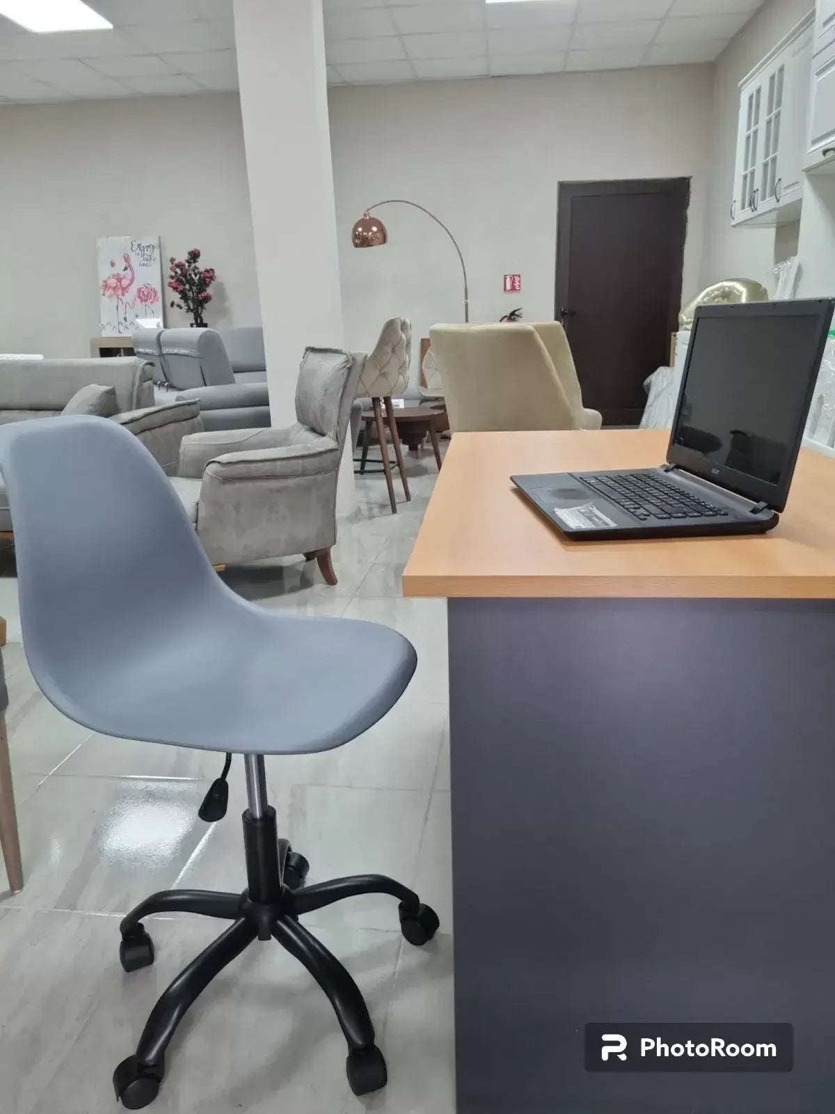 Офис стол Иви сив полипропилен