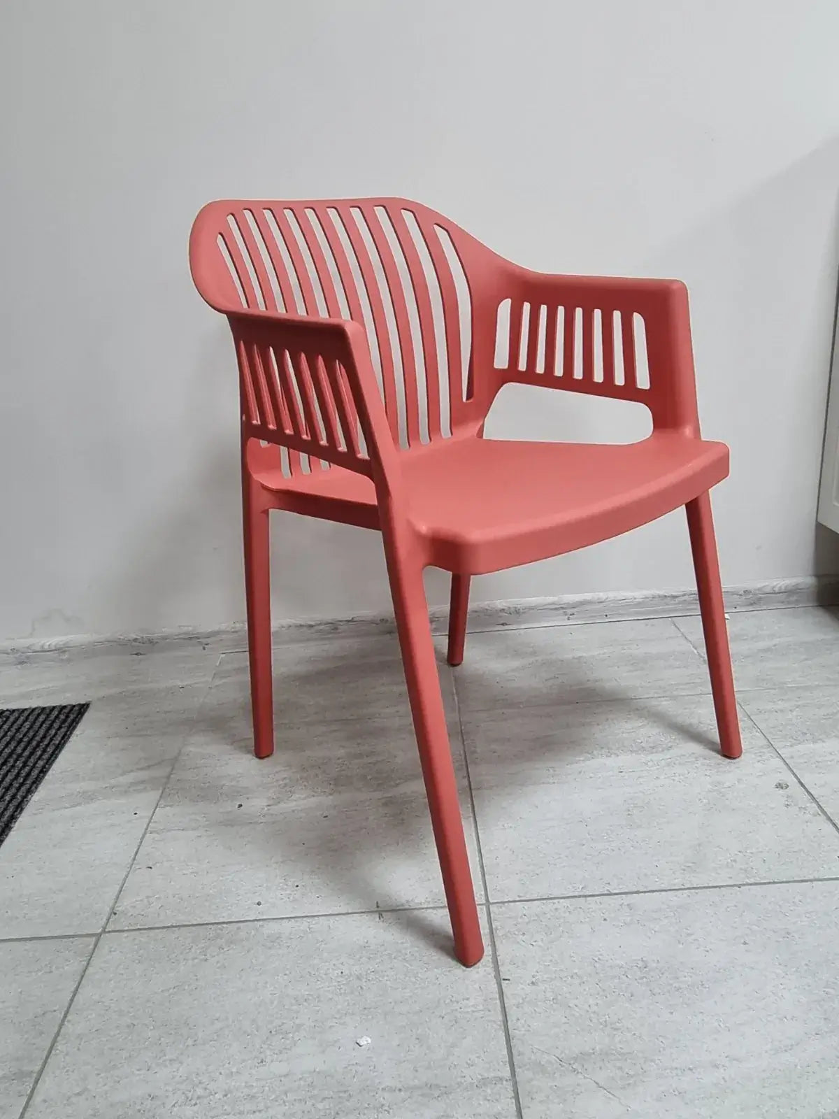 Стол Лукас полипропилен червен