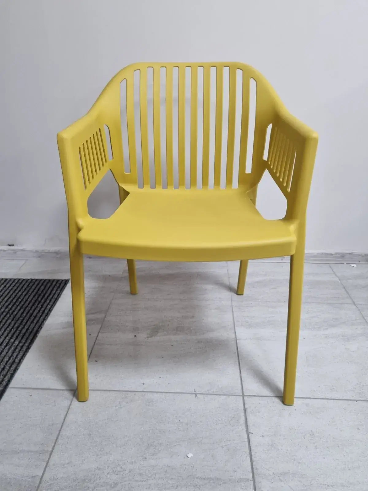 Стол Лукас полипропилен-горчица 3=4