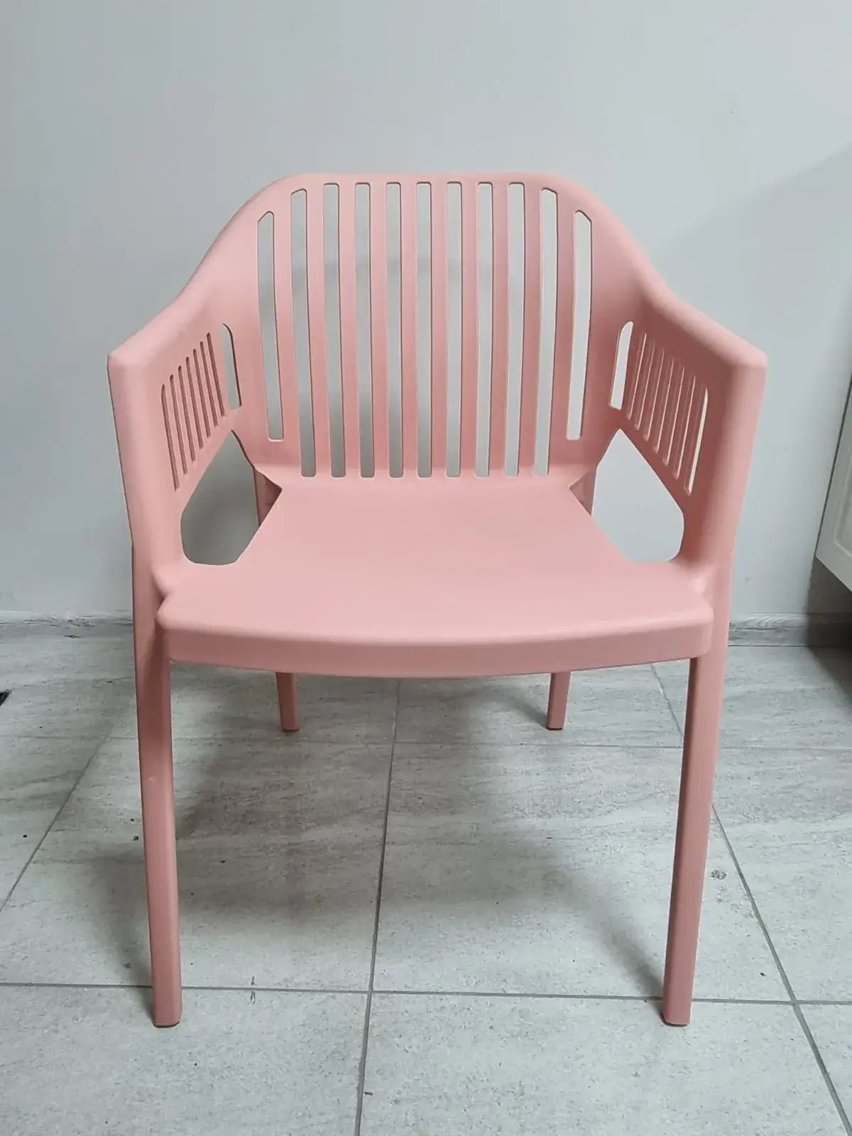 Стол Лукас полипропилен-розов цвят