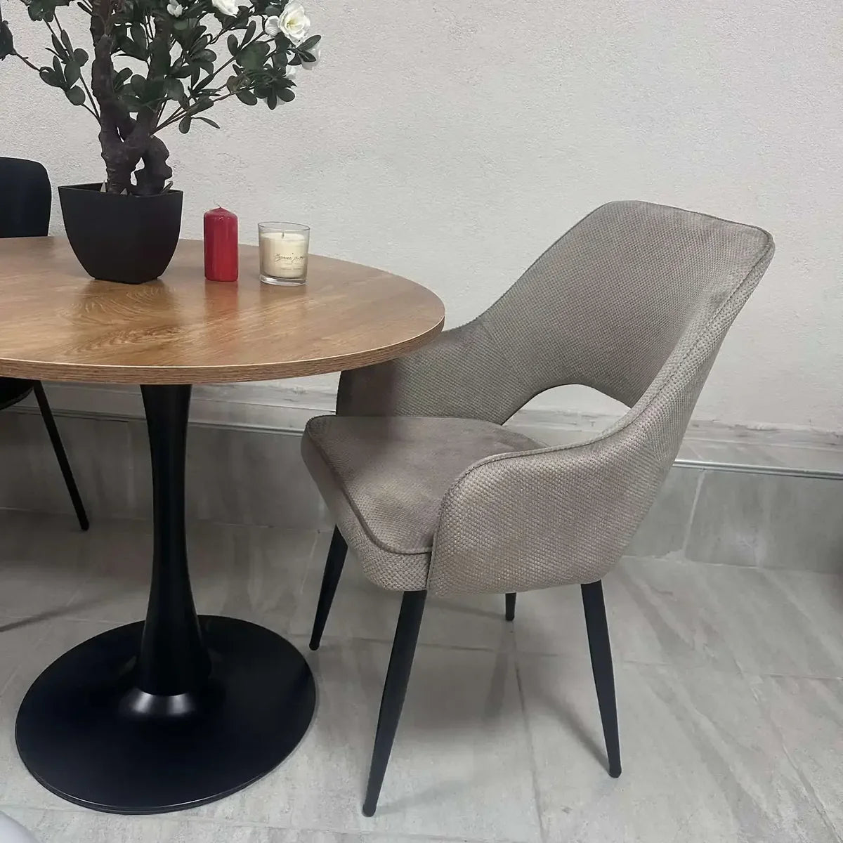 Трапезен стол Каво бежова дамаска 3=4