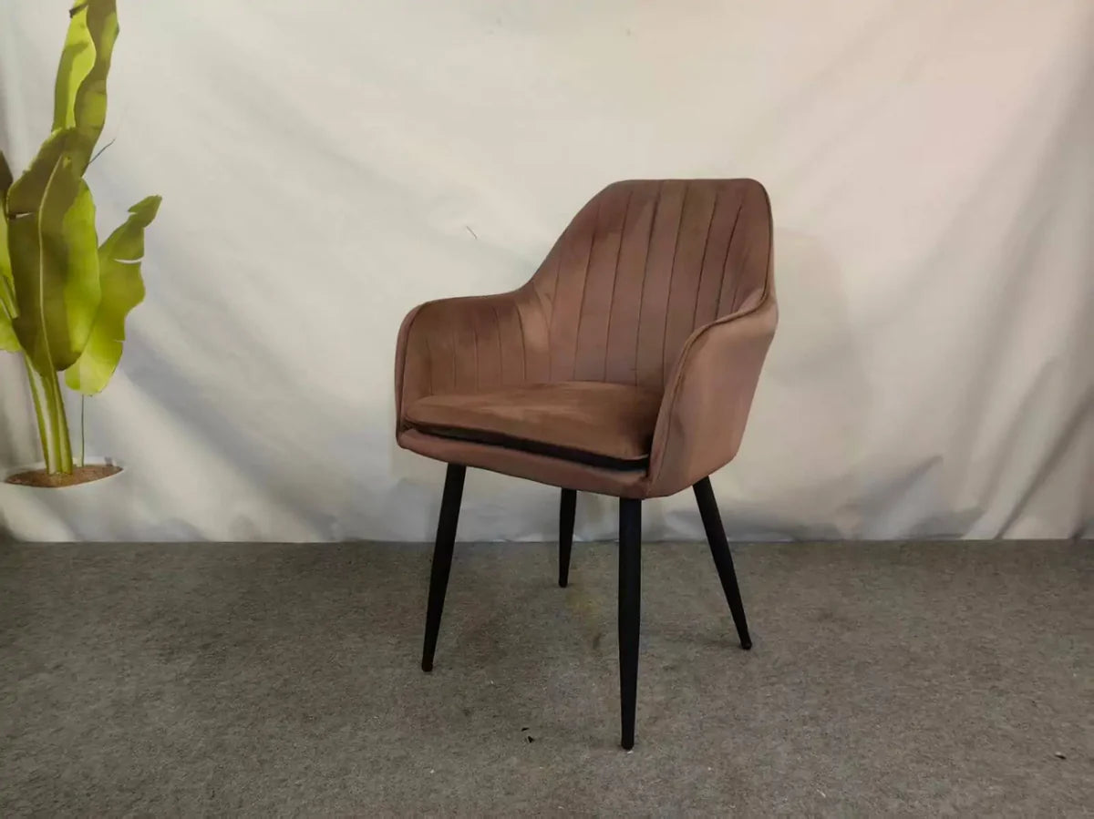 Трапезен стол ВМ313 – кадифе кафяв цвят 3=4