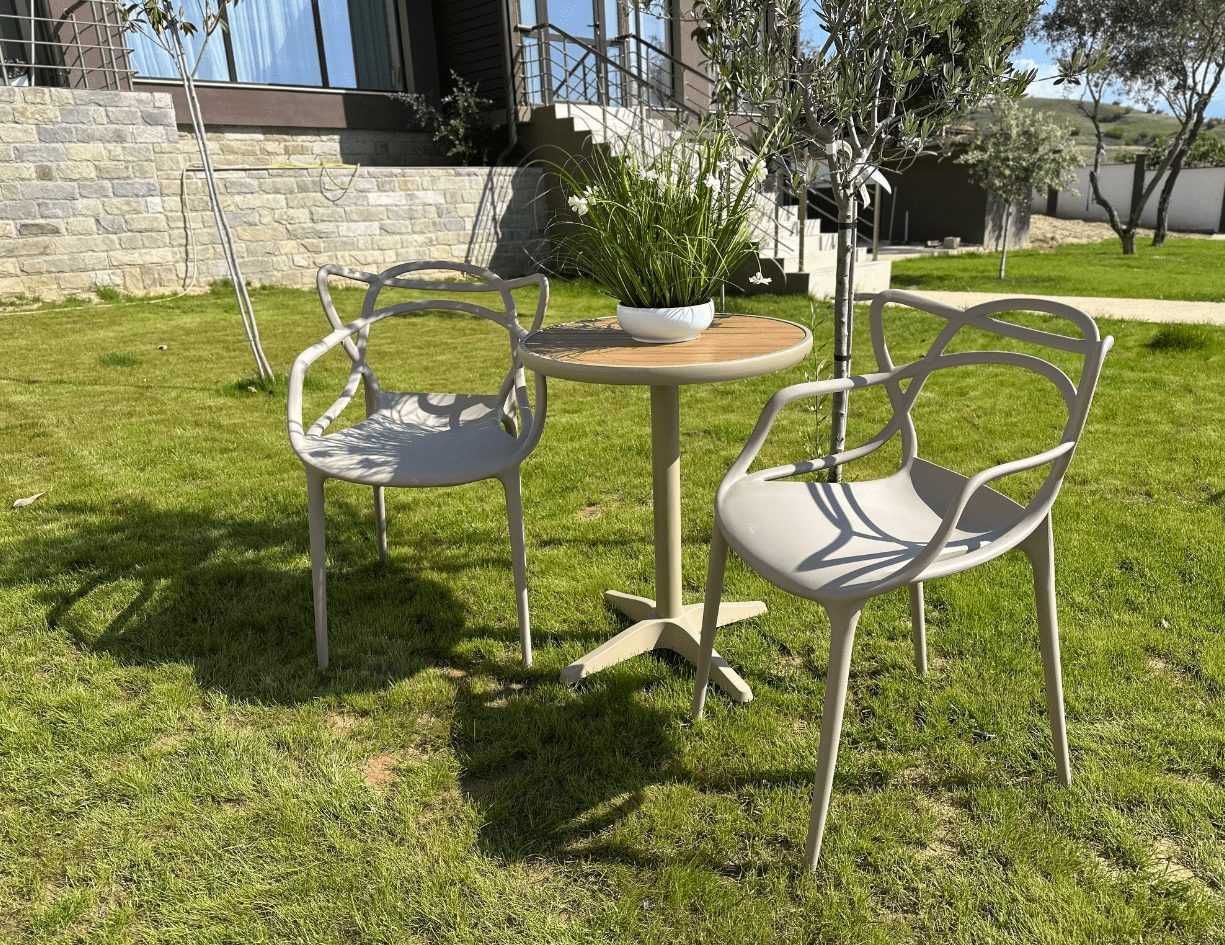 Трапезен стол Виена 15 цвята-полипропилен лате