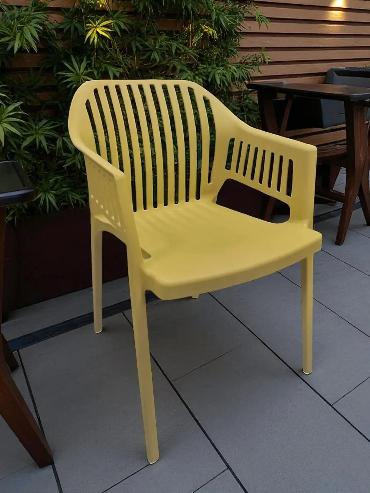 Стол Лукас полипропилен-горчица